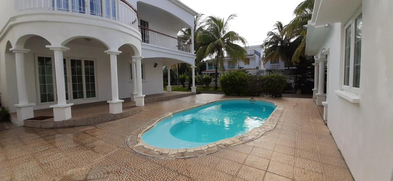 Villa Le Mirage A 150M De La Plage Flic-en-Flacq 外观 照片